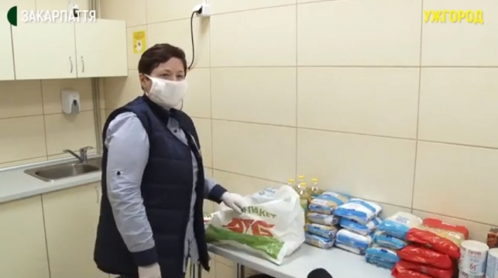 Понад 11 тисяч продуктових наборів отримають одинокі та літні закарпатці