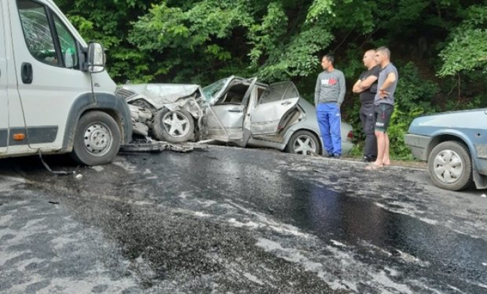 ДТП на Закарпатті: двох водіїв госпіталізували до лікарні (ФОТО)