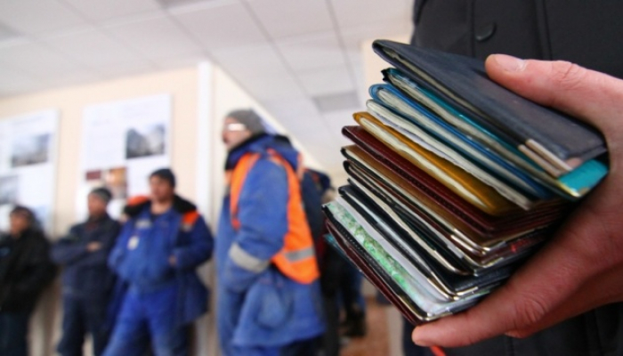 Заробітчанське Закарпаття: Хто ще не виїхав, той швидко пакує валізи