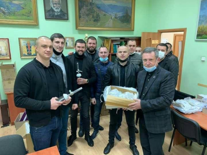 Ужгородські меценати закупили кисневі апарати для лікарні імені Новака