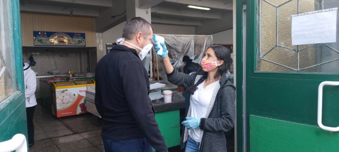 Ганна Ломага з Держпродспоживслужби при перевірці базарів: "Виконувати вимоги щодо роботи ринків мають не тільки продавці, а й покупці!" ФОТО