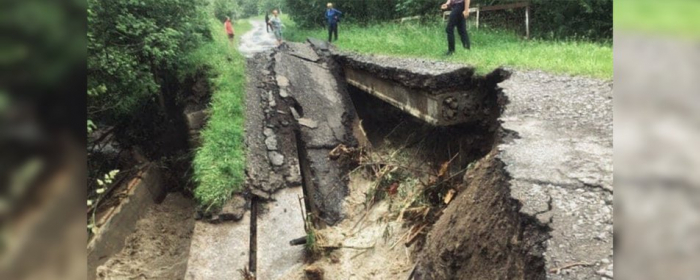 Знесений водою міст у Лубні на Закарпатті був в аварійному стані