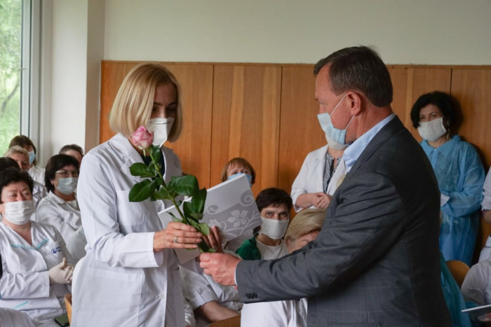 Богдан Андріїв привітав ужгородських медиків
