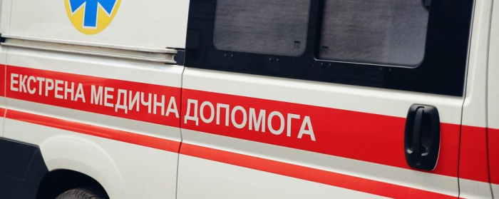 На Закарпатті побили лікаря швидкої, коли він приїхав за викликом на місце ДТП