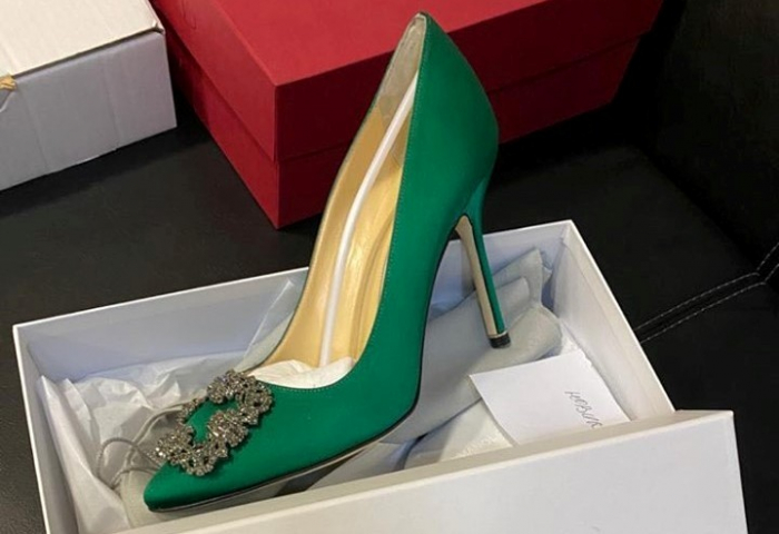 Закарпатські митники вилучили 75 одиниць брендового одягу, взуття та сумок (ФОТО)