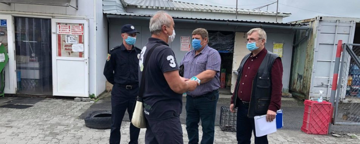 Магазини, ринки та кафе інспектували на Закарпатті на дотримання санітарних норм