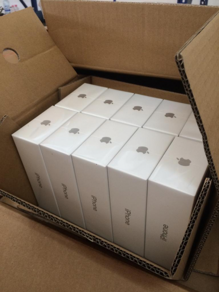 Закарпатські митники вилучили мобільних телефонів та оргтехніки на 100 млн грн