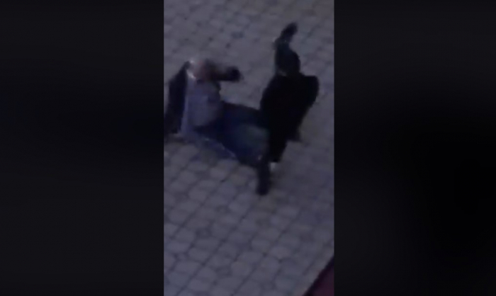 Ногами по голові: на Закарпатті "службовець" у формі жорстоко побив літнього чоловіка (ВІДЕО)