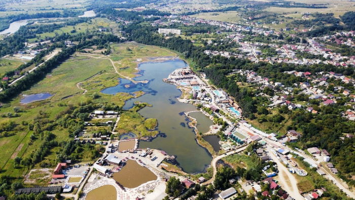 Унікальні кадри Солотвина з висоти пташиного польоту показали в мережі