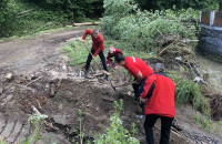 Як закарпатські рятувальники ліквідовують наслідки негоди (ФОТОРЕПОРТАЖ)