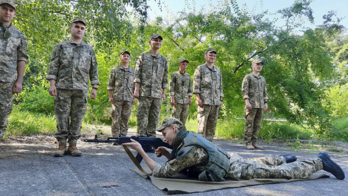 На кафедрі військової підготовки перед присягою триває навчальний збір
