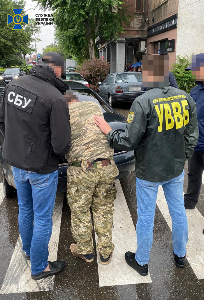 На Закарпатті СБУ викрила начальника підрозділу прикордонної служби на «кришуванні» контрабанди цигарок