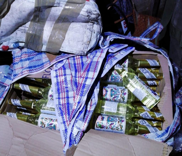 Алкоголь, парфуми, цигарки: щодня митники виявляють на кордоні контрабанду