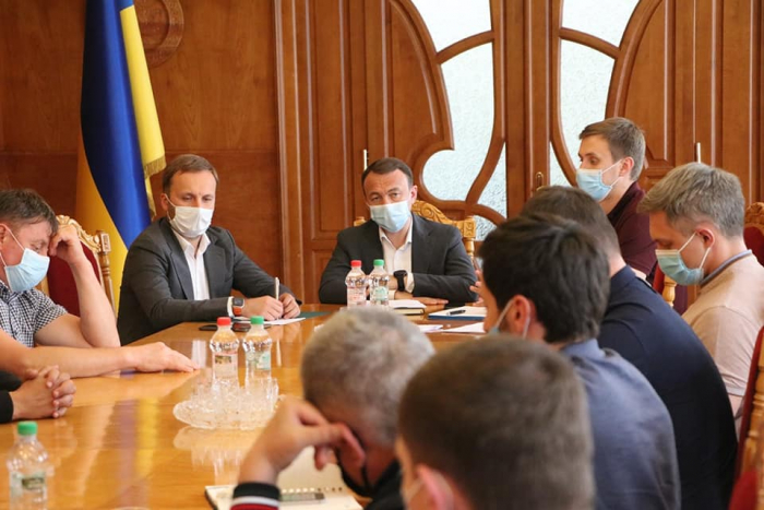 "Корупційна складова – неприпустима", – керівник Закарпаття говорив з підрядниками, що ремонтують дороги в області