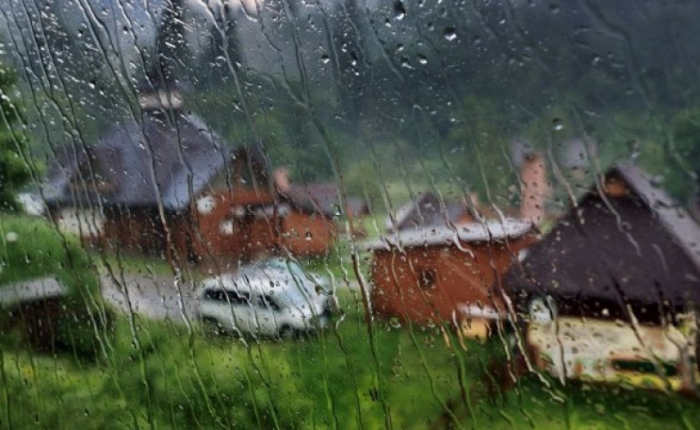 Рятувальники попереджають про сильні зливи на Закарпатті