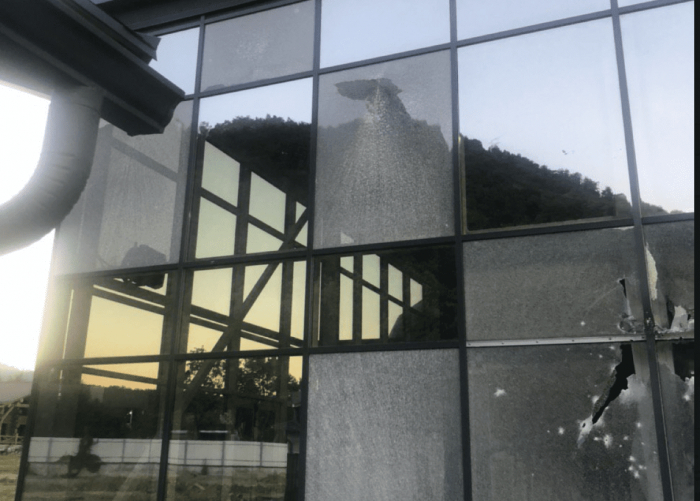 Знову Мукачево, і знову стрілянина: з РПГ стріляли у відпочинковий комплекс "Аква сіті"