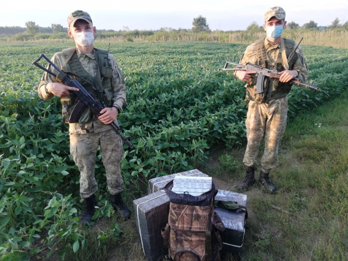 На кордоні з Угорщиною знову виявили контрабандні сигарети