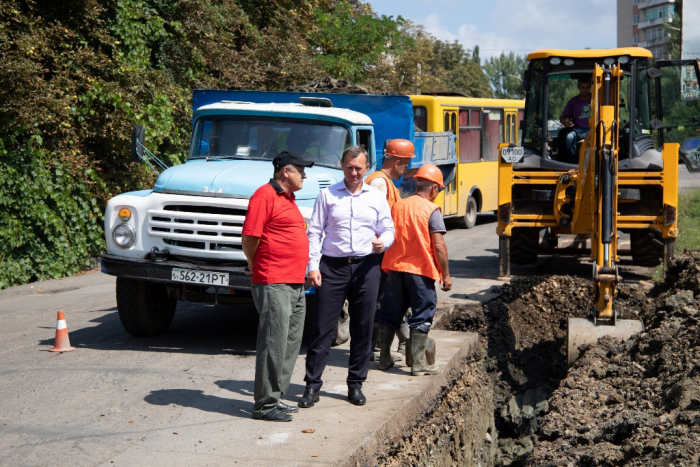 На вулиці Олександра Грибоєдова в Ужгороді – ремонт водопроводу