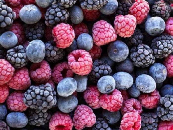Чим корисні ягоди, як їх краще споживати і як заморожувати, аби зберегти їхню користь