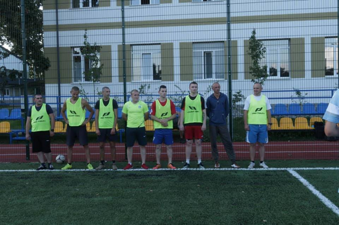Священники & військові: на Закарпатті відбувся товариський матч з футболу