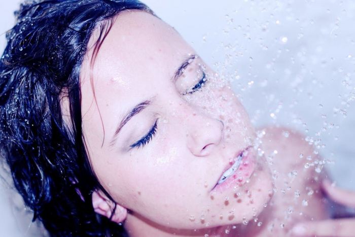 Цікаво знати: чому корисно приймати холодний душ кожного ранку?