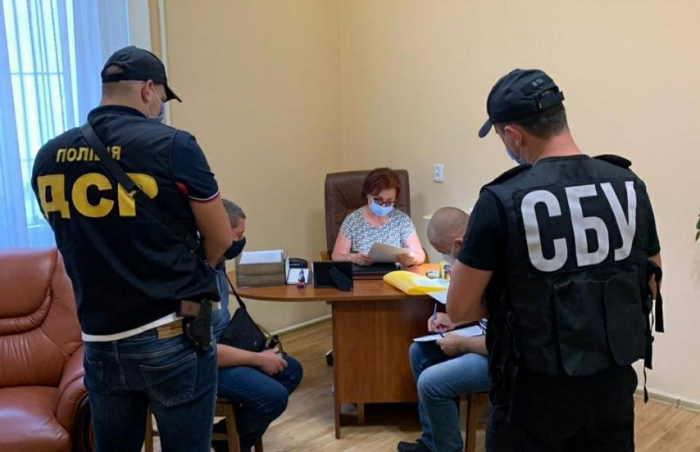 Розтрата десятків мільйонів державних коштів: на Закарпатті поліція викрила схему посадовців ОДА