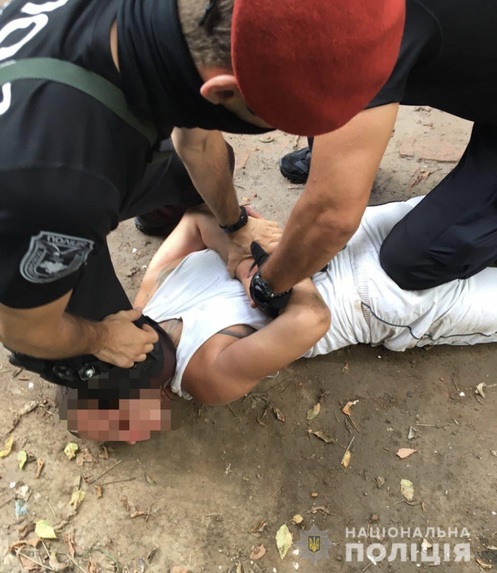 Поліцейські Ужгорода затримала раніше судимого грабіжника