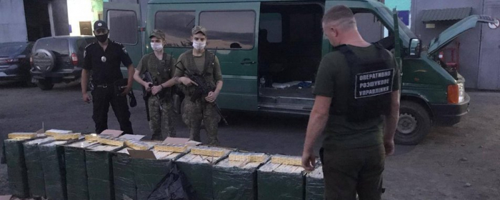 6750 пачок сигарет до Румунії: попереджувальні постріли зупинили контрабандистів

