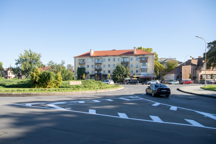 В Ужгороді наносять дорожню розмітку (ФОТО)