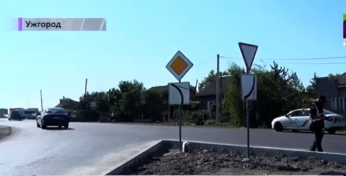 Автомобілістам на замітку: оновлено дорожню розв’язку на в’їзді до Ужгорода