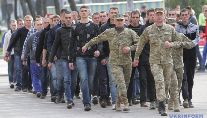 На Закарпатті з жовтня розпочинається осінній призов юнаків до війська