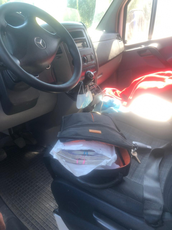 Закарпатські митники вилучили на українсько-угорському кордоні «зайву» валюту