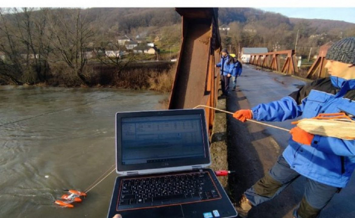 На Закарпатті спеціалісти БУВР Тиси провели вимірювання витрат води в басейні річки (ФОТО)