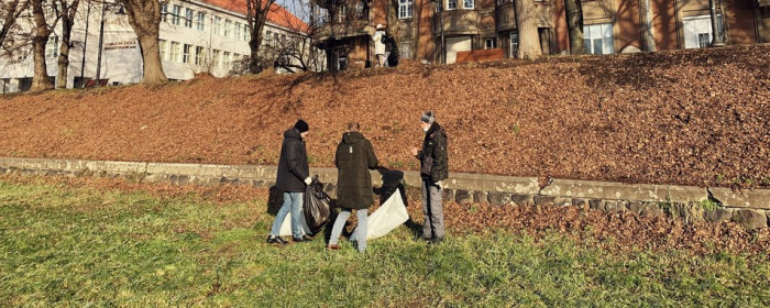 20 мішків сміття зібрали з берегів річки Уж на Закарпатті
