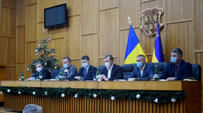 В Ужгороді демонтують самовільно встановлені тимчасові споруди на декількох вулицях