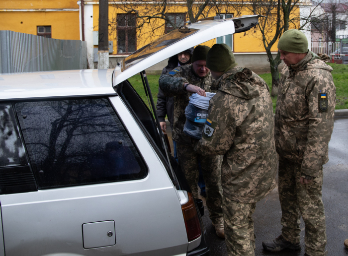 Допомогу отримали військові від працівників Ужгородської міської ради