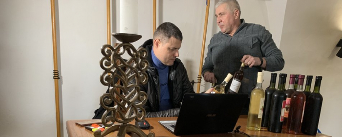 38 виноробів беруть участь у конкурсі "Червене вино" на Закарпатті