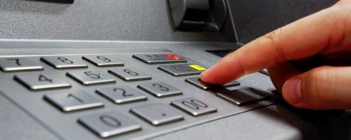 Вкрав гроші з банківської картки: поліція повідомила про підозру 18-річному мукачівцю