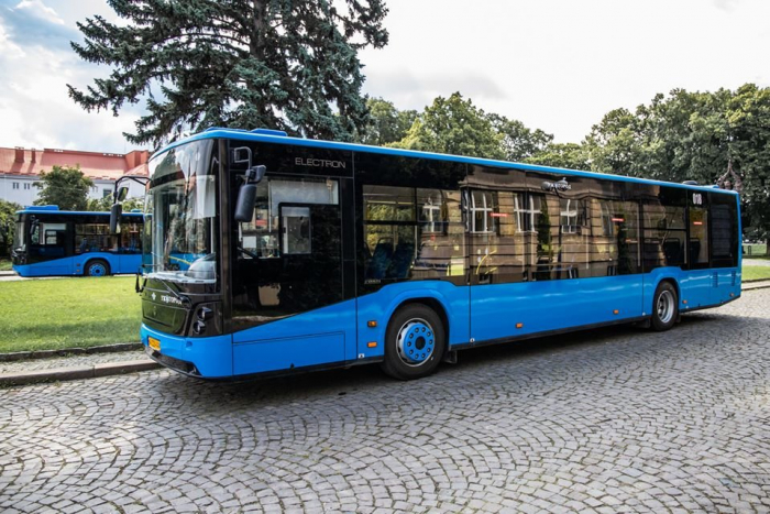 Стало відомо, чи залучать додаткові автобуси до Дня пам’яті померлих в Ужгороді 