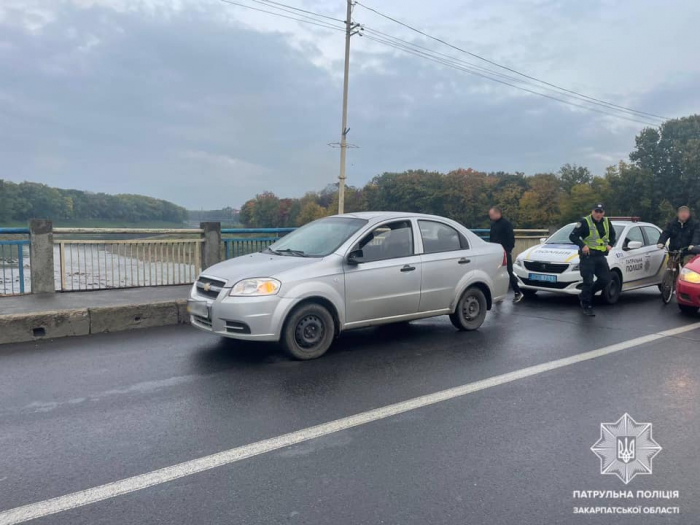 Патрульні відшукали водія, що вчинив ДТП в Ужгороді і залишив місце події