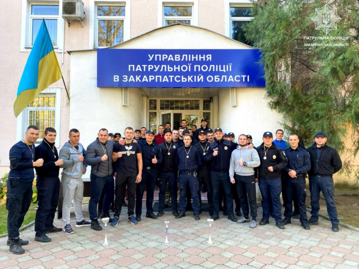 Закарпатські патрульні позмагалися за кубок з перетягування канату