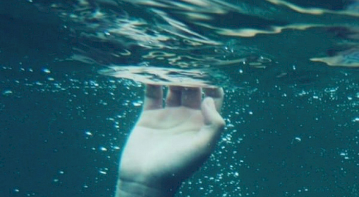 На Ужгородщині встановлюють особу виявленого в каналі потопельника