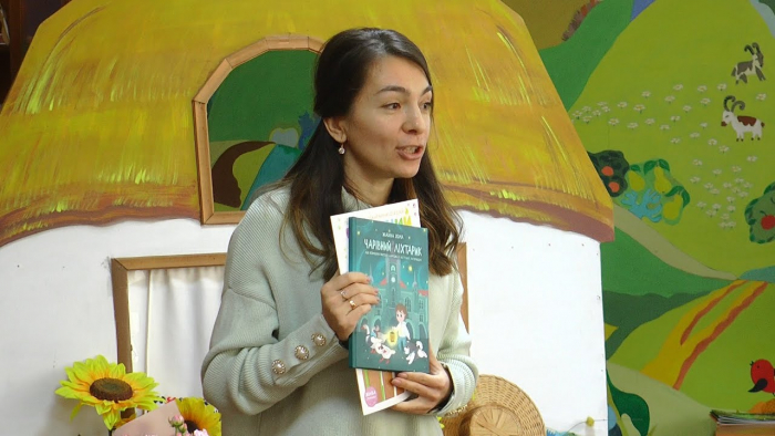 «Чарівний ліхтарик» в Ужгороді: Жанна Хома презентувала свою нову книгу для школярів обласного центру
