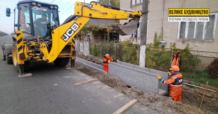 У селі Пийтерфолво влаштовують систему водовідведення