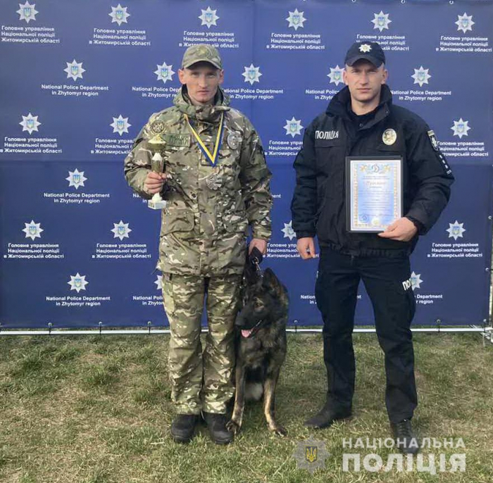 Собачки закарпатських поліцейських-кінологів – другі в Україні в подоланні смуги перешкод