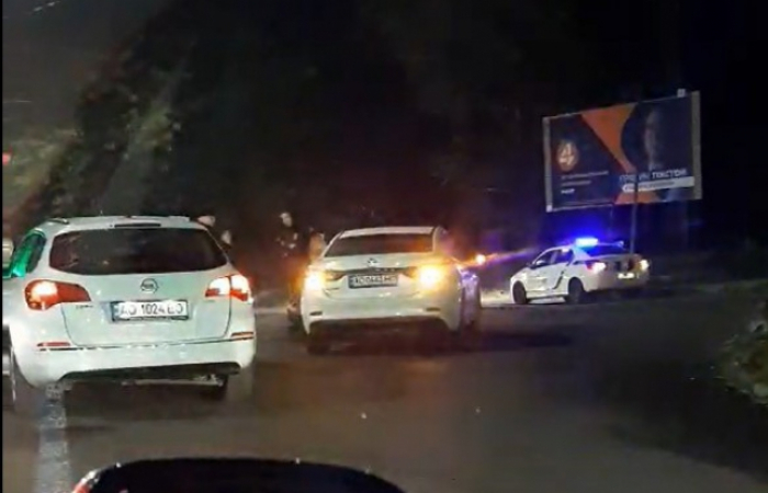 ДТП в Ужгороді: на перехресті зіткнулися дві автівки