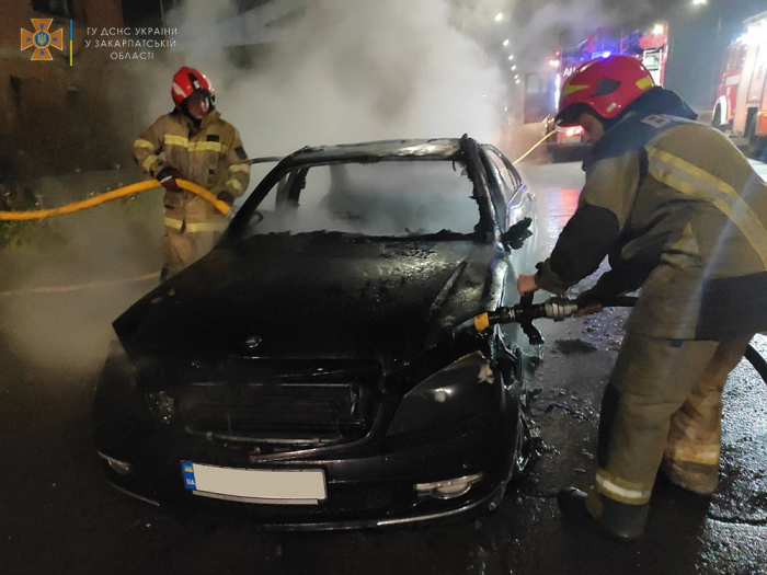 В Ужгороді під час руху загорілося авто (ФОТО)