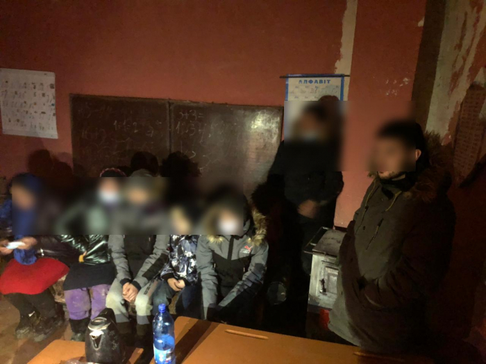 На Тячівщині у закинутій школі біля кордону виявили 8 афганців