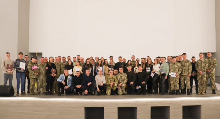 В Ужгороді привітали випускників кафедри військової підготовки УжНУ (ФОТО)