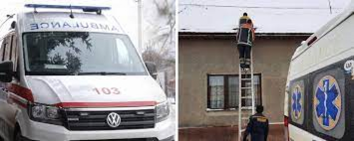 На Закарпатті медики та рятувальники розібрали дах будинку, щоб дістатися до пацієнтки